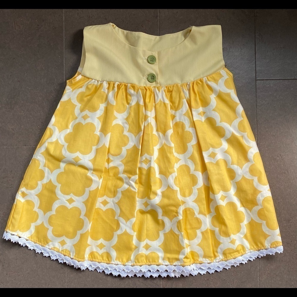 PERSNICKETY size 5 top